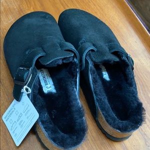 Brand new w/tags Birkenstock fur lined clogs